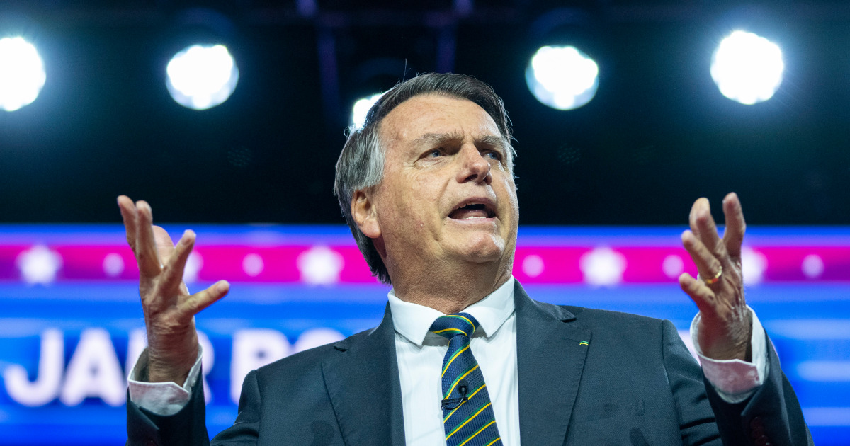 Former Brazilian President Bolsonaro says he intends to return to Brazil this month