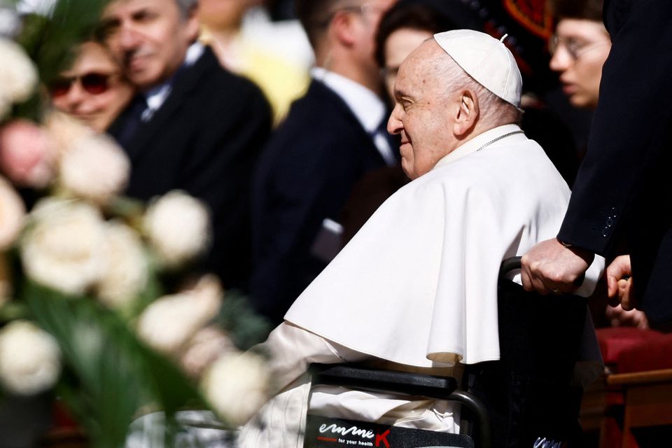 Pope appeals to Russians on Ukraine, decries Middle East violence, in Easter message