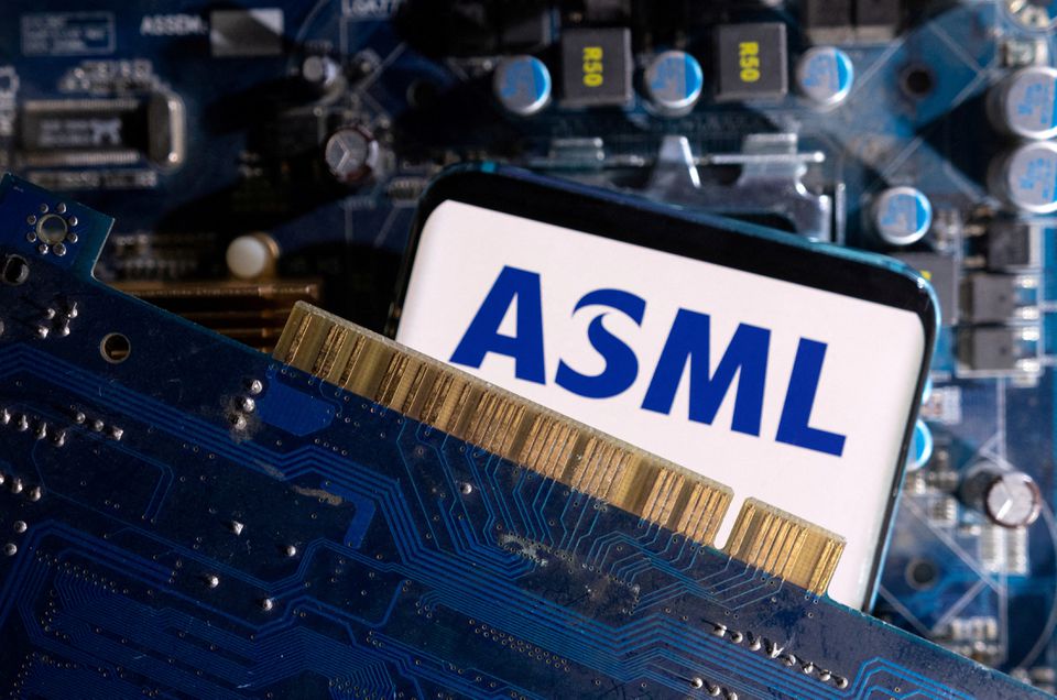 ASML China sales dip in Q1 but seen stronger next nine months