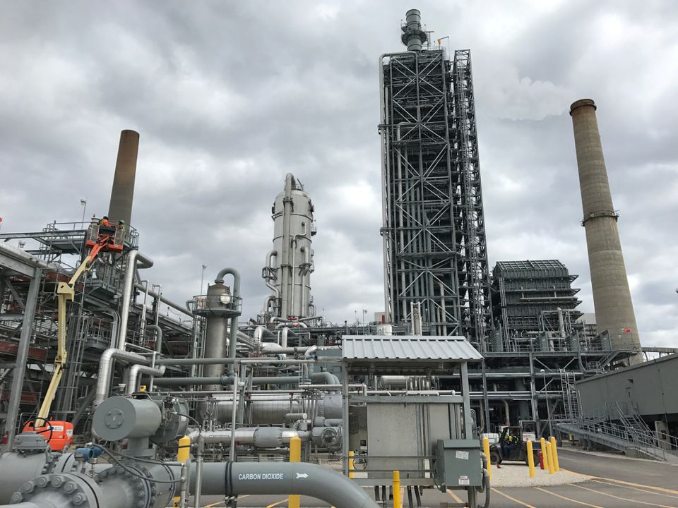 Biden EPA to issue power plant rules that lean on carbon capture