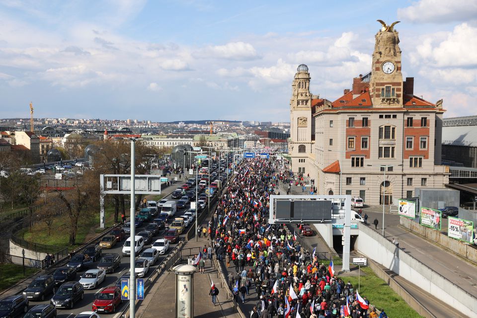 Thousands of Czechs turn out for anti-government protest