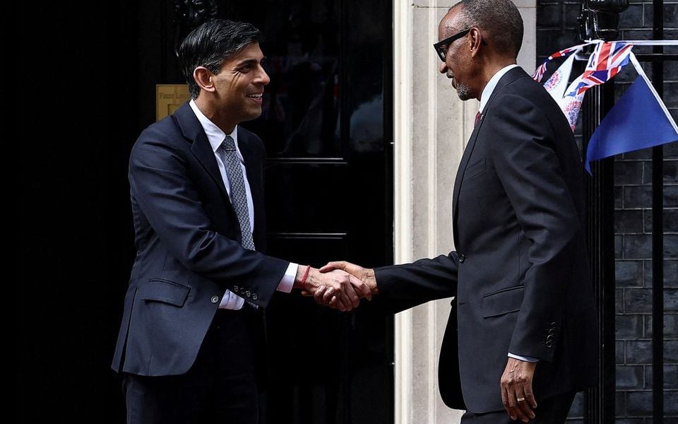 British Prime Minister Rishi Sunak shakes hands with Rwandan President Paul Kagame at Downing Street in London, Britain May 4, 2023. REUTERS/Henry Nicholls/File Photo