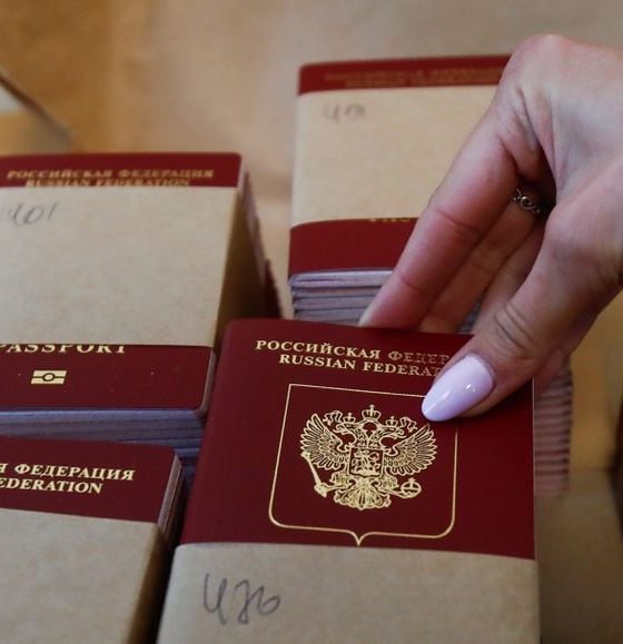 Russian passports are pictured at Goznak printing factory in Moscow, Russia July 11, 2019. REUTERS/Maxim Shemetov/File Photo