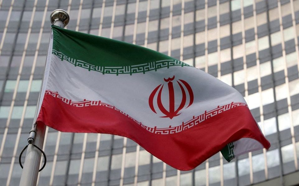 The Iranian flag flutters in front of the International Atomic Energy Agency (IAEA) organisation's headquarters in Vienna, Austria, June 5, 2023. REUTERS/Leonhard Foeger/File Photo